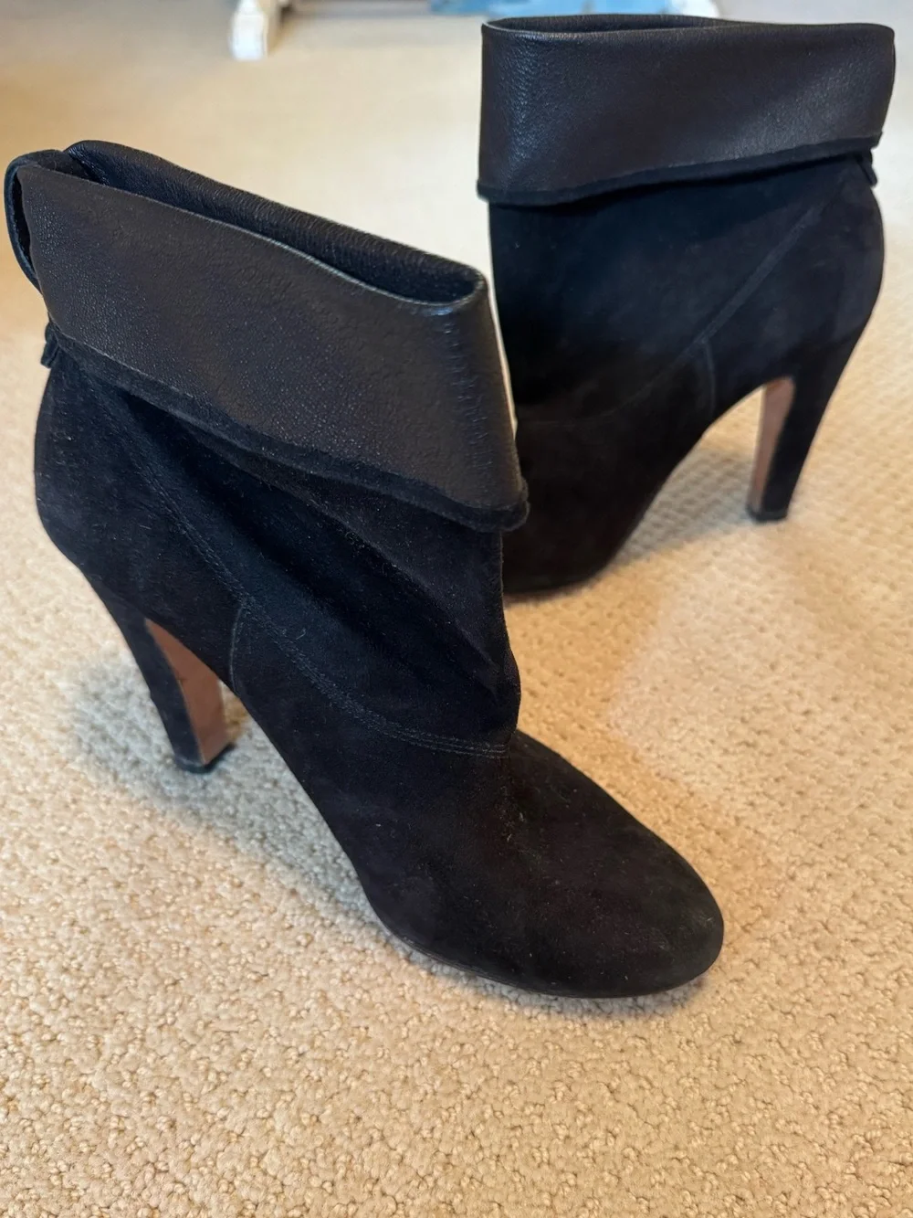 Ann Taylor Black Suede Fold-Over Ankle Booties Size 9